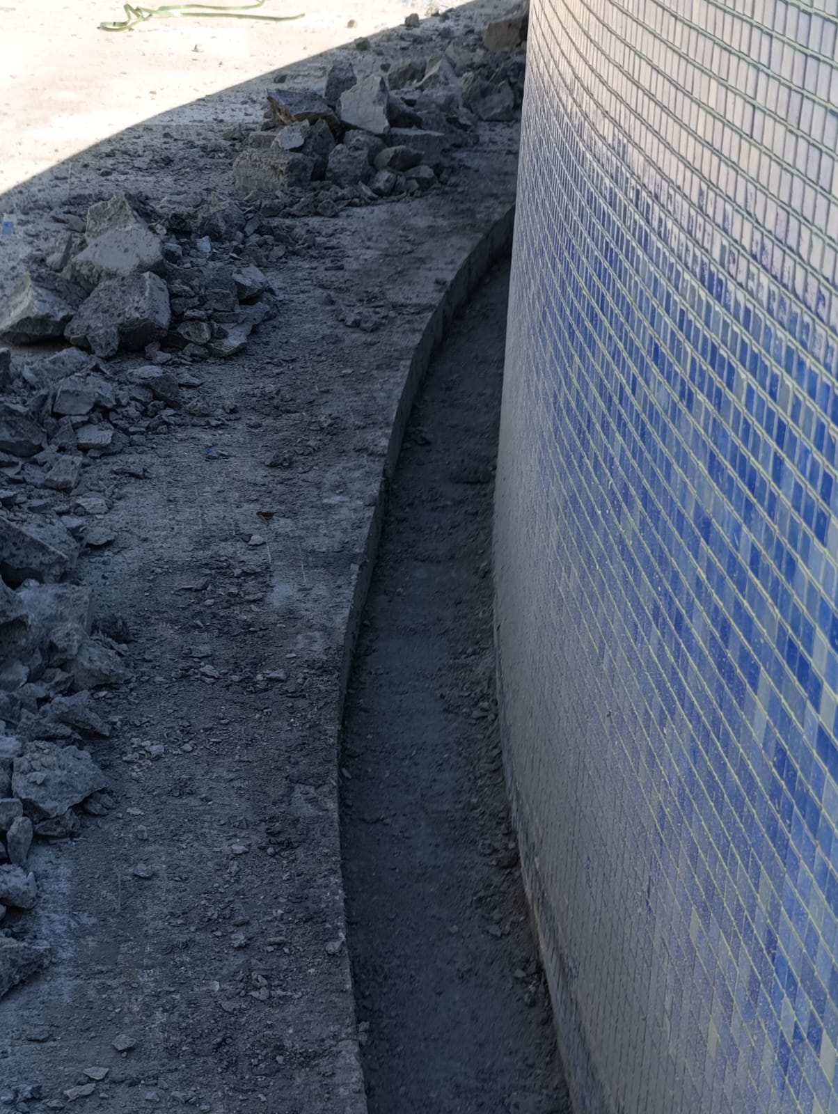 Profesyonel ekip ile beton kırma çalışmaları
